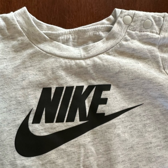🌟3/$20🌟 Long Sleeve Nike baby Romper. Size 3M. - Picture 2 of 5
